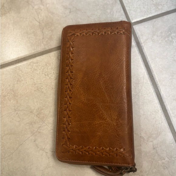 Elegant Brown Leather Tote and Wallet Set. Alter’d State - Picture 3 of 7